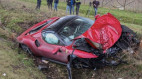 Ferrari 296 GTS vỡ nát sau một tuần ra biển: Cái giá đắt cho một cú mất lái