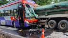Hai vụ tai nạn xe khách nghiêm trọng tại Hòa Bình và Tuyên Quang