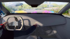 Người dùng BMW chuẩn bị được trải nghiệm màn hình HUD dài bằng cả taplo