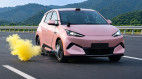 Xe điện giá rẻ hơn 250 triệu VNĐ của BYD nổ lốp ở tốc độ 140 km/h vẫn giữ đúng quỹ đạo