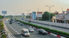 Đi chậm trên cao tốc, hiểm họa khó lường