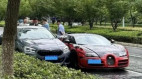 Siêu xe Bugatti Veyron trầy xước nặng nề vì lấn làn, tạt đầu BMW