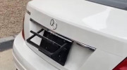 Lắp thiết bị lật biển số để làm việc xấu, chiếc Mercedes-Benz C-Class bị cảnh sát 