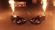 2 chiếc Bugatti Chiron Super Sport 300+ đầu tiên cập bến Mỹ dưới màn trình diễn pháo hoa đặc biệt