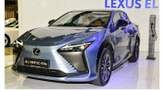 Ngắm thiết kế “đẹp miễn chê” của SUV điện Lexus RZ450e, giá chỉ từ 1,3 tỷ VNĐ