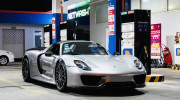 Sài Gòn: Bắt gặp Porsche 918 Spyder xuống phố chơi Tết