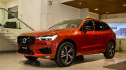 Cận cảnh Volvo XC60 R-Design 2021 giá 2,190 tỷ đồng