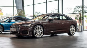 Audi A6 trông như viên kẹo socola khổng lồ với sắc nâu phủ từ ngoài vào trong
