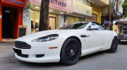 Aston Martin DB9 Volante trắng muốt nhưng vô cùng nổi bật giữa Sài Gòn