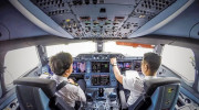 Hàng không: Lương 300 triệu đồng/tháng vẫn thiếu nghiêm trọng phi công và nhân lực kỹ thuật cao