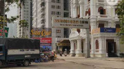Ô tô đỗ bừa bãi trong khu chung cư: Tiện việc mình, gây ảnh hưởng cả cộng đồng
