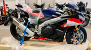 Siêu mô tô Aprilia RSV4 1100 Factory 2021 đầu tiên đặt chân đến Việt Nam