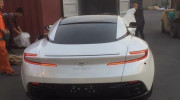Hàng độc Aston Martin DB11 V8 màu trắng đầu tiên cập bến Việt Nam