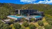 Khám phá căn biệt thự 62 triệu đô ở Los Angeles, có garage chứa được 15 xe ô tô