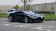 Lần đầu bắt gặp siêu phẩm Bugatti La Voiture Noire giá gần 430 tỷ VNĐ lăn bánh trên đường