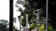 Tài xế điều khiển xe ô tô sử dụng điện thoại sẽ bị camera giao thông thế hệ mới “tóm gọn”