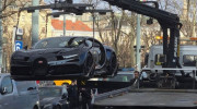 Bị tịch thu xe vì bạn mượn Bugatti Chiron chạy quá tốc độ
