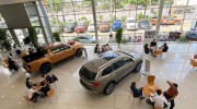 Ngóng chờ lệ phí trước bạ ô tô giảm 50%