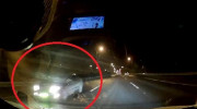 Phẫn nộ cảnh chiếc ô tô rọi pha sáng lóa, chạy ngược chiều Đại lộ Thăng Long