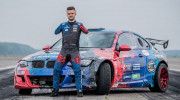 [VIDEO] Người đàn ông mất cả 2 cánh tay lái BMW M3 drift ở tốc độ 232 km/h, xác lập kỷ lục thế giới