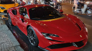 Lần đầu thấy Ferrari SF90 Stradale mạnh 1.000 mã lực lăn bánh trên đường phố Sài Gòn