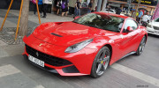 Bắt gặp Ferrari F12 Berlinetta đầu tiên về Việt Nam dạo phố Sài Gòn