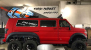 Ford Raptor 6x6 Bus - giống VelociRaptor nhưng chức năng hoàn toàn trái ngược
