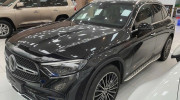 Chiếc Mercedes-Benz GLC 300 lăn bánh 17 km được rao bán rẻ hơn xe mới gần 300 triệu