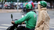 Người tiêu dùng “ngã ngửa” vì phụ phí “thời tiết nắng nóng” của Grab