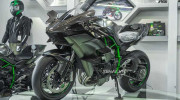 Kawasaki Ninja H2 R giá gần 2 tỷ đồng về Việt Nam: Phiên bản đường đua không kính hậu và đèn pha