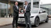 Hyundai Ioniq 5 ẵm trọn hai giải thưởng “Xe của năm” và “Xe gia đình tốt nhất” ở Vương quốc Anh