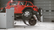 Jeep Wrangler lại lật nhào trong bài kiểm tra an toàn