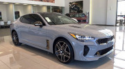 Kia Stinger 2022 lộ ảnh thực tế tại đại lý trước ngày ra mắt