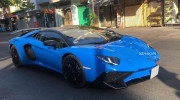 Bắt gặp hàng hiếm Lamborghini Aventador SV Roadster cùng chủ nhân dạo phố Sài Gòn