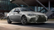 Lexus IS 300 F Sport “Black Line” chỉ sản xuất giới hạn 900 chiếc và sẽ mở bán vào tháng 3/2019