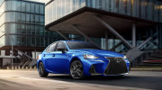 Lexus IS F-Sport 2020 phiên bản Blackline ra mắt, giới hạn 900 chiếc với giá từ 1,1 tỷ VNĐ