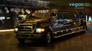 Ford F-650 Batman: Chiếc Limousine hạng sang chứa được cả dòng họ!