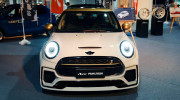 MINI Cooper Hatch lột xác ngoạn ngục cùng bộ Body kit kỳ quái và ống xả LFA từ nhà độ Trung Quốc