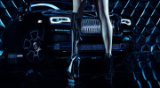 Nghệ sĩ bionic Viktoria Modesta chính là hiện thân của biểu tượng Rolls-Royce Black Badge