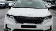 KIA Sedona 2021 lộ ảnh thực tế, phả hơi nóng lên Ford Tourneo