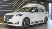 Cận cảnh Kia Sedona Hi Limousine 2021 1,2 tỷ VNĐ ngoài đời thực với phần mái nới cao rất thoáng