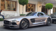 Sài Gòn: Mercedes-AMG SLS hợp với 'bộ cánh màu bạc