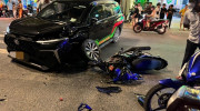 Bình Thuận: Va chạm với Yamaha Exciter, Toyota Veloz gãy cả trục bánh trước