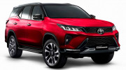 Toyota Fortuner 2021 chính thức trình làng: Ngoại thất thể thao, tràn ngập nâng cấp