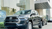 Toyota Hilux khan hàng, đại lý cam kết không nâng giá