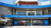 Cận cảnh showroom “hoành tráng” của VinFast trên đất Mỹ