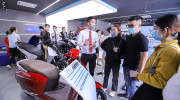 Khai trương 64 showroom xe máy điện VinFast kết hợp trung tâm trải nghiệm Vin3S toàn quốc