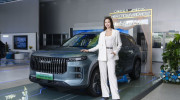 Omoda & Jaecoo bàn giao xe J7 PHEV cho Hoa hậu Bảo Ngọc