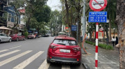 Tiếp tục thí điểm cấm ô tô trên 16 chỗ vào phố cổ giờ cao điểm