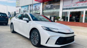 Cận cảnh Toyota Camry bản tiêu chuẩn 1,22 tỷ đồng vừa về đại lý